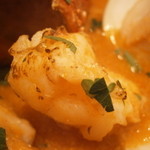 トラットリア・アルベロ - 地ハマグリ、千葉勝浦伊勢海老、千葉勝浦金目鯛のブイヤベース風　伊勢海老アップ