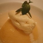 トラットリア・アルベロ - 山梨白桃のコンポート＆バニラアイス