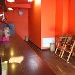 ラーメン 木曜日 - 店内です（2012年5月）。