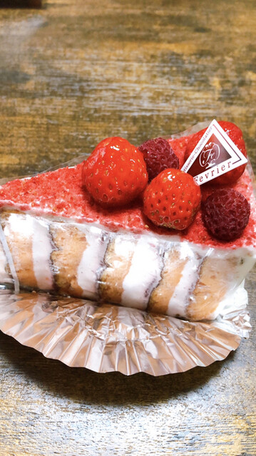 フェヴリエ - 陸前山下（ケーキ）の写真