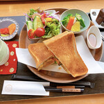 Mikiya Kafe - 