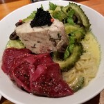 麺屋 六感堂 - 冷製ゴーヤヌードル＋もうかさめのハツ トッピング＋ゴーヤ煮浸し増し