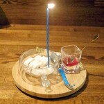 ラ プランシュ - デザート（誕生日祝いのローソク付き）