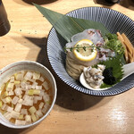 寿製麺 よしかわ - 限定「淡麗真鯛つけそば 鯛松皮造りと山葵海苔添え」1000円