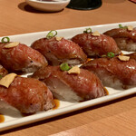 Utsutsu - ここ「うつつ」へ来たら絶対食べて、おすすめ「和牛炙り寿司」