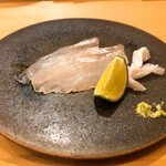 木挽町 とも樹 - マコガレイと皮の刺身