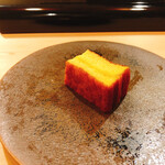 木挽町 とも樹 - 芝海老とハモのすり身の玉子焼き