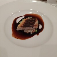 クラリタ ダ マリッティマ - メイン魚：長井産石鯛のオーブン焼きバルサミコソース