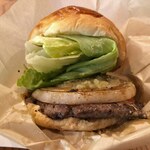 ビトウィーン ザ ブレッド - ハンバーガー