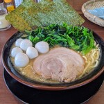 横浜家系ラーメン なるは家 - 