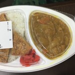 いすの木惣菜館 - リシはカツカレー

家のライスカレーみたいって。



