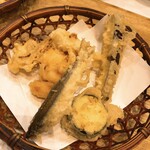 Tempura Shinjuku Tsuna Hachi - かき揚げ・稚鮎・野菜