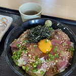 Kaisen Shokudou Jakoya - 黄身載せ漬け丼は私の大好物。お刺し身の厚さも二重丸