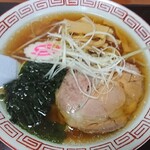 わたりや - 真上からのショット。最初の写真で「具」の説明をしましたが、「鳴門巻」の説明を漏らしてしまいました。(笑)「鳴門巻」ってそういう存在なんですよね。みなさんは先に食べるタイプですか？それとも後？