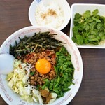 麺や二代目 夜来香 - 台湾まぜそば800円＋無料追い飯　パクチー50円