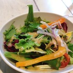 アマルフィイ カフェ - 旬の彩りお野菜のサラダ