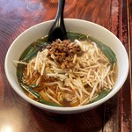 盛香苑 - 料理写真:特製台湾刀削麺