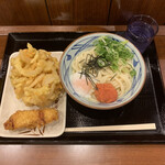 丸亀製麺 - 明太釜玉（並）　¥440
            野菜かき揚げ　¥140
            かしわ天　¥150