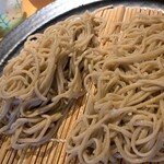 おはな Dining - 右側は塩そば、左側は通常のもりそば