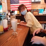 ジョージズ・バーガー - 店内