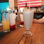 ジョージズ・バーガー - グリーンアップルシェイク