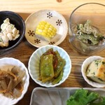 Gohan Tookashi No Ie Andantei - 大豆マヨ和え、とうもろこし、ゴーヤ、ピーマン入り卵焼き、カレー味のモロッコ隠元、キンピラ