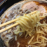 Ramen Goemon - 太麺。濃いめのスープと良く合います。