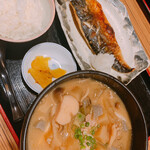 Takeya Shokudou - 【野菜たくさんの豚汁と鯖の塩焼き定食】¥880税込