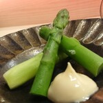 Kisetsu Ryouri To Jizake Yuu - 大堂☆アスパラボイルはマヨネーズディップでパクっ◎甘い汁が広がります。