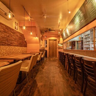 少人数から貸切まで、使い方自由な空間で様々なお使い下さい。