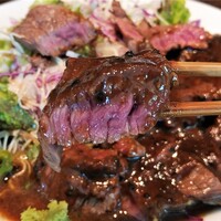 キャトルラパン - ステーキ　味噌ソース