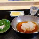 にい留 - 天ぷらをいただく準備中