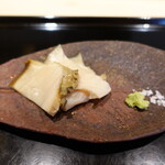 にい留 - 鮑：三重の500gのものを水で煮たもの