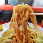 新ちゃん - かたい焼そば　麺リフト