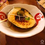 Kujira - アボカドチーズの創作おでん￥390。
                        こんがりチーズが乗ってて、下の出汁を絡めながら食べる！