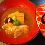 Yamano O - 治部煮   鴨肉と   すだれ麩や野菜とにた    甘辛く煮てとろみを つけた 椀物 
                        ～～金沢に 来たら これ 食べたい
                        さすがの お味と 感激