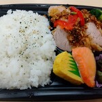 Ebisu Daikoku - 豚フィレ揚げサクサクしょうゆ山わさびソース弁当 699円 ♪