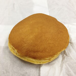 どら焼き専門店 嘉祥庵 - 期間限定 マンゴークリームどら焼き 240円（税込）