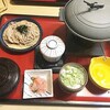 Sagami - かつ鍋定食が到着。
                ちょっとビジュアルが寂しい…。