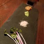 nakameguro 燻製 apartment - 黒毛和牛モモ肉の瞬間燻製の薬味