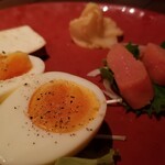 nakameguro 燻製 apartment - 燻製4種盛り合わせ(燻製半熟玉子、燻製タクアン、燻製タラコ、燻製刺身豆腐)