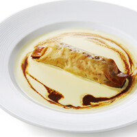 蒸しアワビと焼きウニ、オマール海老のパートフィロー包み焼き