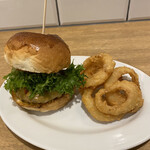 AURORA Burger - オーロラチーズバーガー、オニオンリング