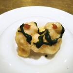 シャテーニュ - 淡路島産ハモのフリット　モロヘイヤのソース