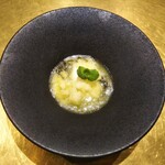 シャテーニュ - メロンのスープ　クリームチーズのムース添え