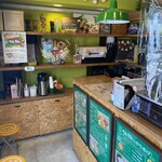 からあげ専門店チキチキ - お待ちの間日替わりのお茶をご用意しております。