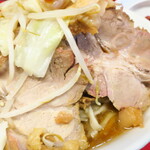 ラーメン二郎 - 豚