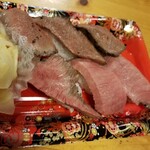 はま寿司 - 和牛のローストビーフ寿司(お土産用に)