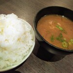 松阪牛ハンバーグ専門店ガーベラ - ごはん　豚汁