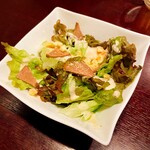 牛たん炭火焼 仁 - 牛タン入りシーザーサラダ